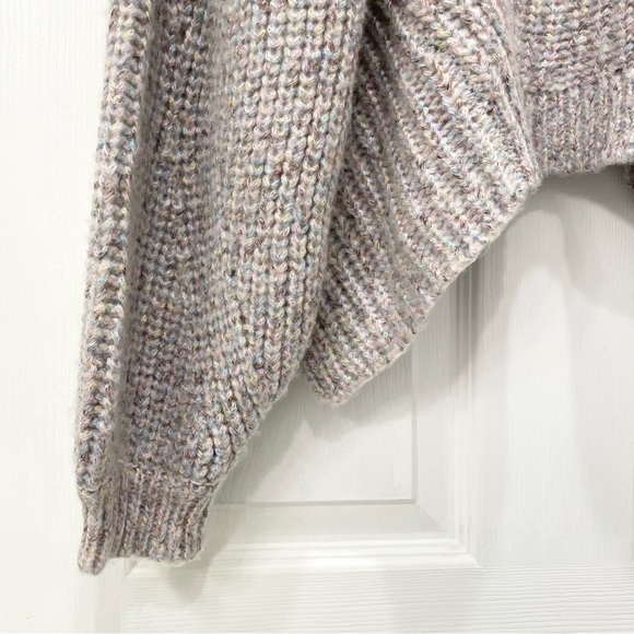 525 Asymmetrical Bubble Sleeve Sweater - Picture 9 of 14